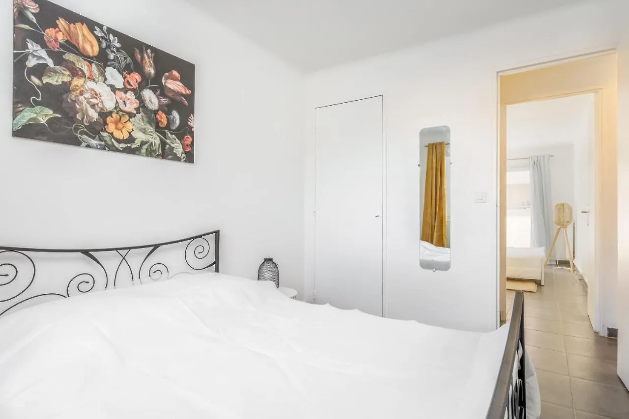 Appartement Corail - Welkeys Antibes 0*,  France