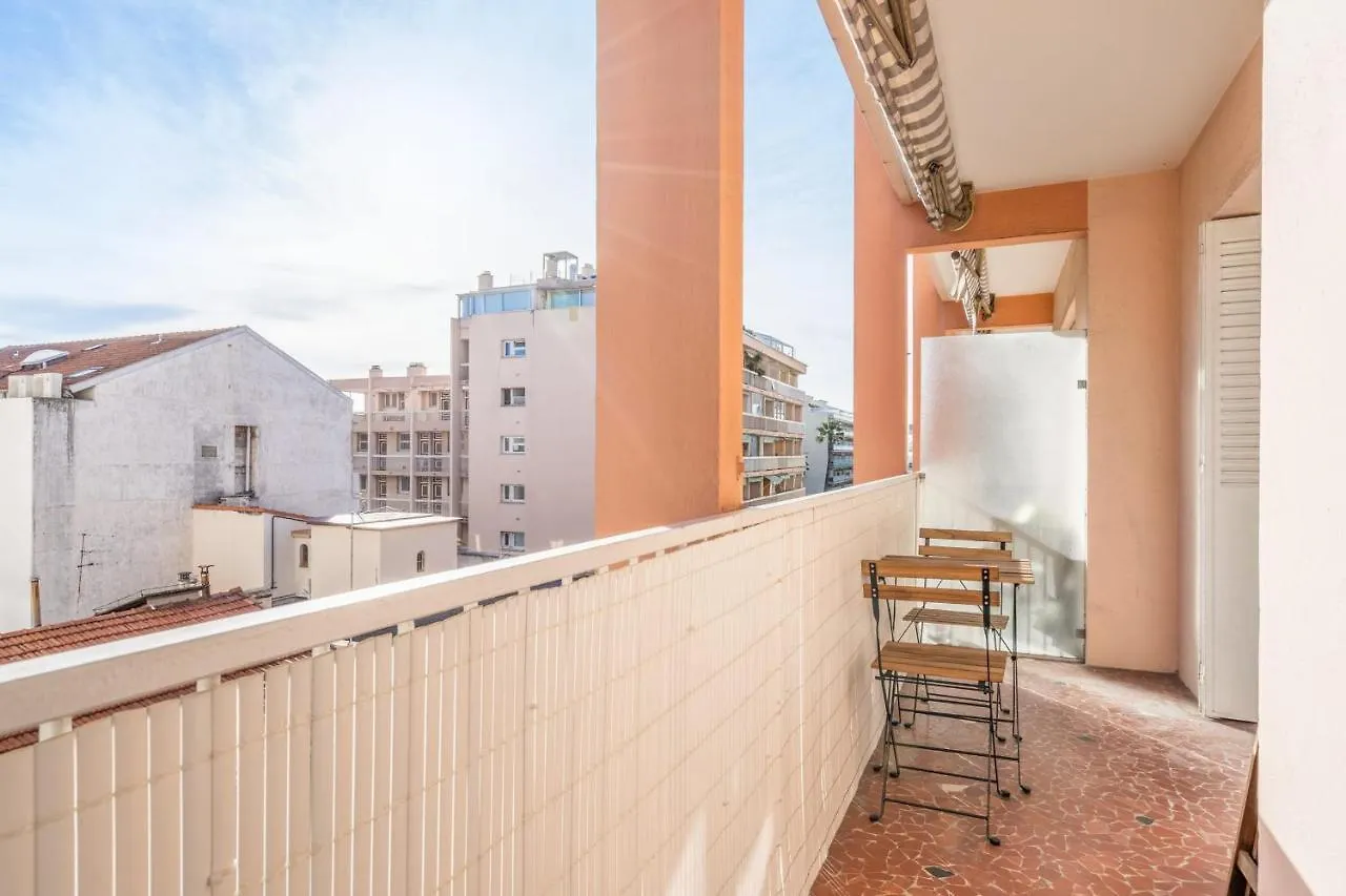 Appartement Corail - Welkeys Antibes Apartment